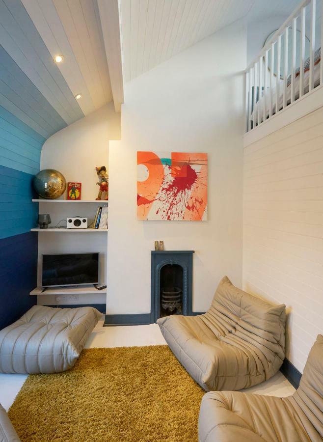 Stylish Seaside Maisonette - 200m To Apartment *